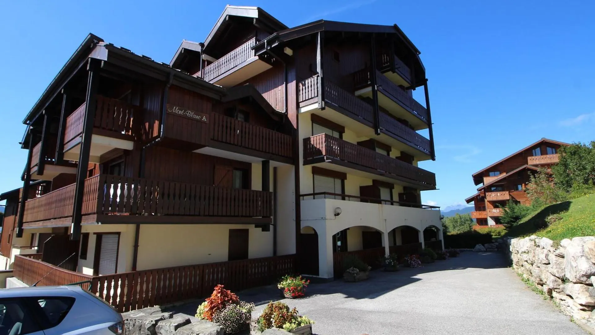 Studio 4 Pers Avec Balcon, Proche Pistes Et Commerces, Centre Village - Fr-1-572-165 Araches-la-Frasse 0*,  France
